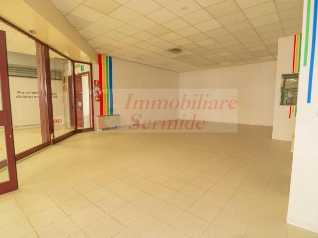 Locale Commerciale in affitto a Sermide e Felonica, Sermide