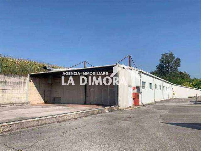 Locale Commerciale in affitto a Sernaglia Della Battaglia, Veneto