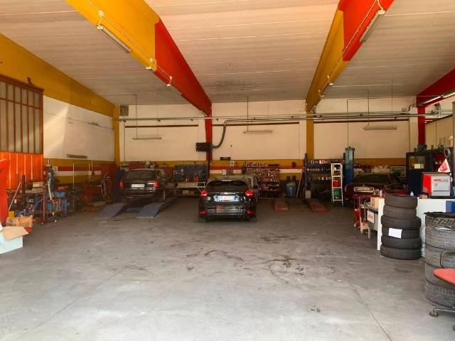 Locale Commerciale in affitto a Unione dei comuni del Frignano, Serramazzoni