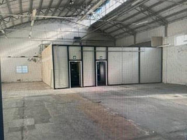 Locale Commerciale in affitto a Sesto Fiorentino, Toscana