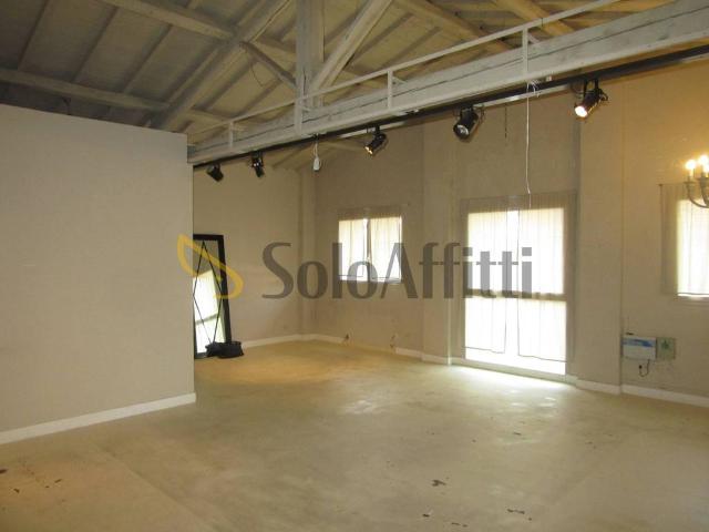 Locale Commerciale in affitto a Colonnata, Sesto Fiorentino
