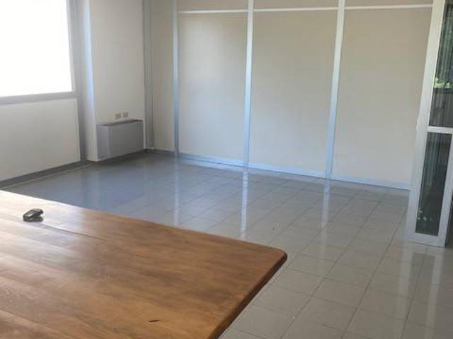 Locale Commerciale in affitto a Sesto Fiorentino, Toscana
