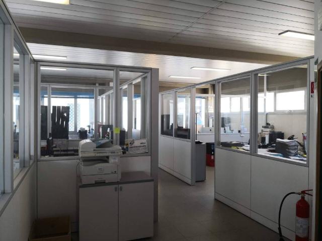 Locale Commerciale in affitto a Sesto Fiorentino, Toscana