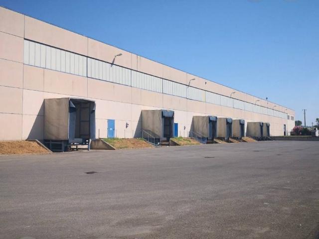 Locale Commerciale in affitto a Sesto Fiorentino, Toscana
