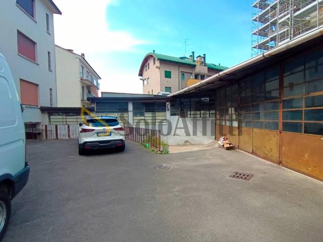 Locale Commerciale in affitto a Zona Omogenea Milano Nord, Sesto San Giovanni