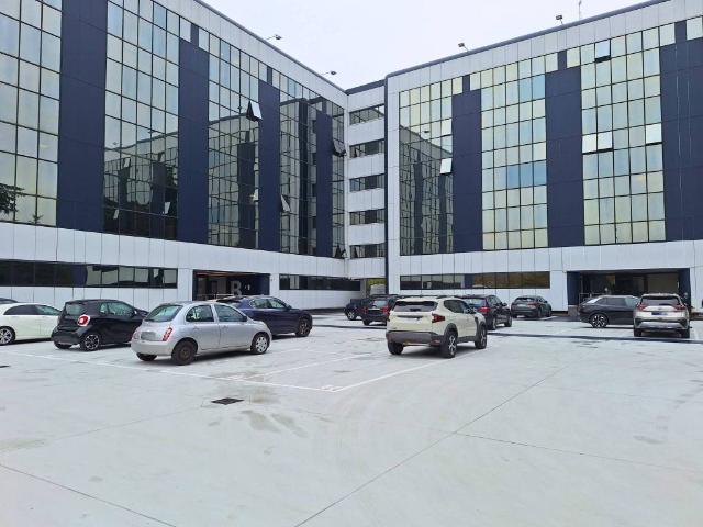 Locale Commerciale in affitto a Zona Omogenea Milano Nord, Sesto San Giovanni