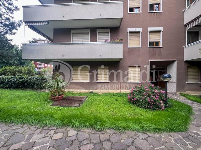 Locale Commerciale in affitto a Zona Omogenea Milano Nord, Sesto San Giovanni