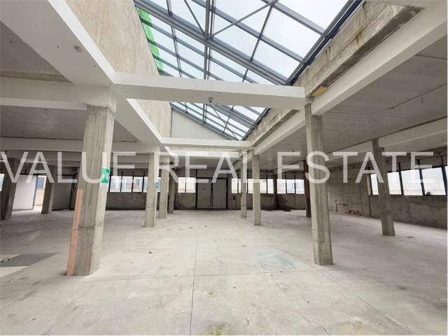 Locale Commerciale in affitto a Zona Omogenea Milano Nord, Sesto San Giovanni