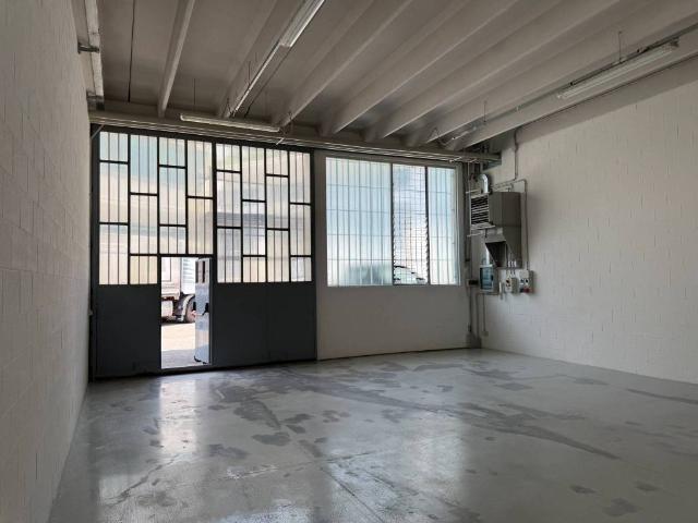 Locale Commerciale in affitto a Zona Omogenea Milano Nord, Sesto San Giovanni