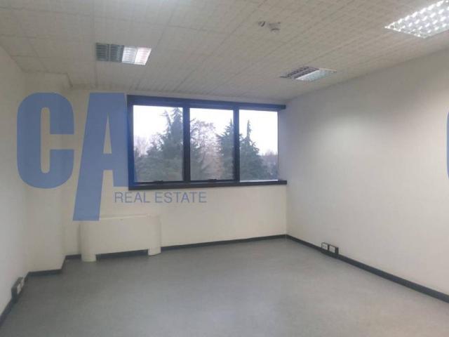 Locale Commerciale in affitto a Zona Omogenea Milano Nord, Sesto San Giovanni