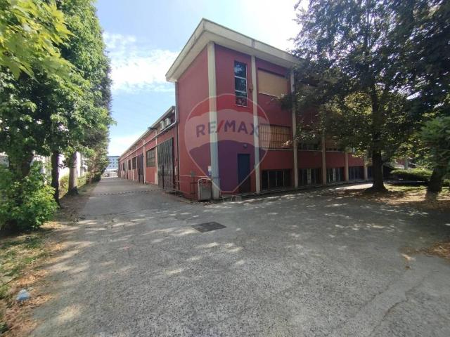 Locale Commerciale in affitto a Sesto San Giovanni, Cassina de' Gatti