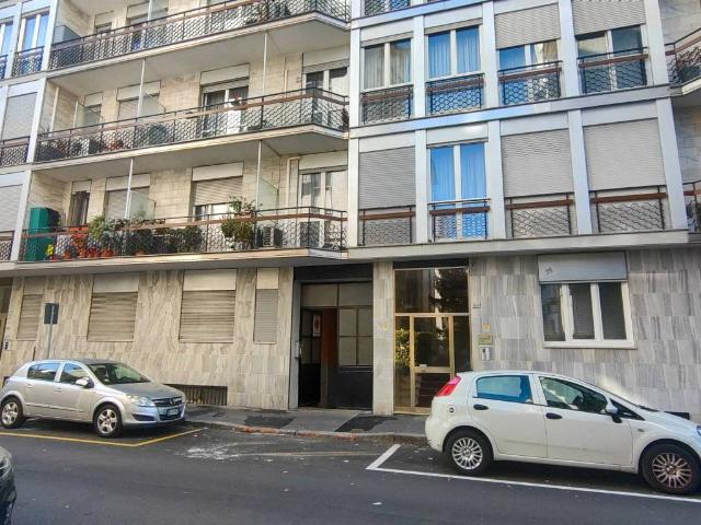 Locale Commerciale in affitto a Zona Omogenea Milano Nord, Sesto San Giovanni