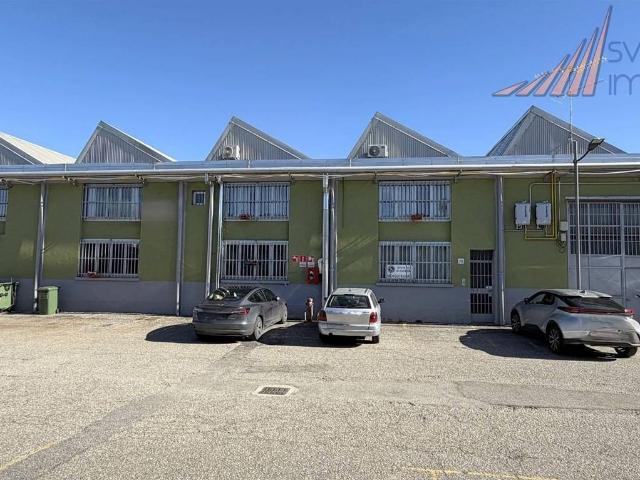 Locale Commerciale in affitto a Zona Omogenea Milano Nord, Sesto San Giovanni