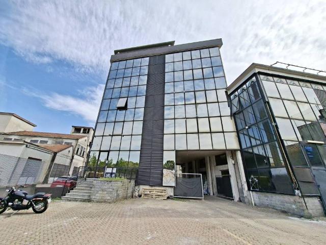 Locale Commerciale in affitto a Zona Omogenea Milano Nord, Sesto San Giovanni