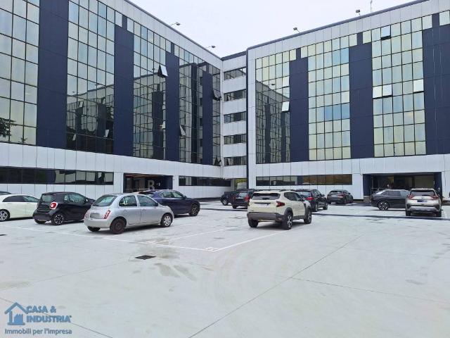 Locale Commerciale in affitto a Zona Omogenea Milano Nord, Sesto San Giovanni