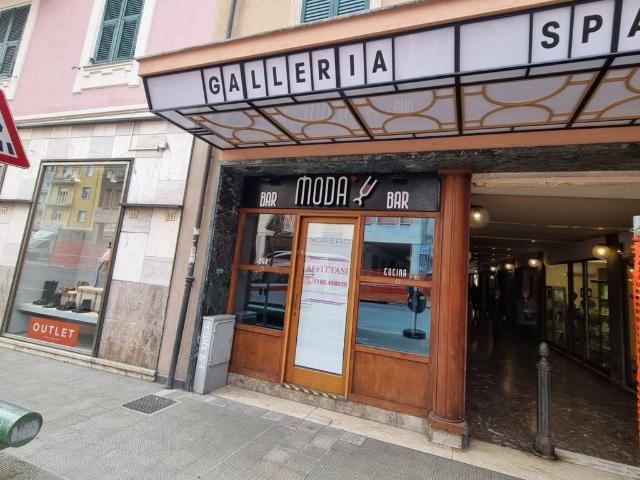 Locale Commerciale in affitto a Sestri Levante, Liguria