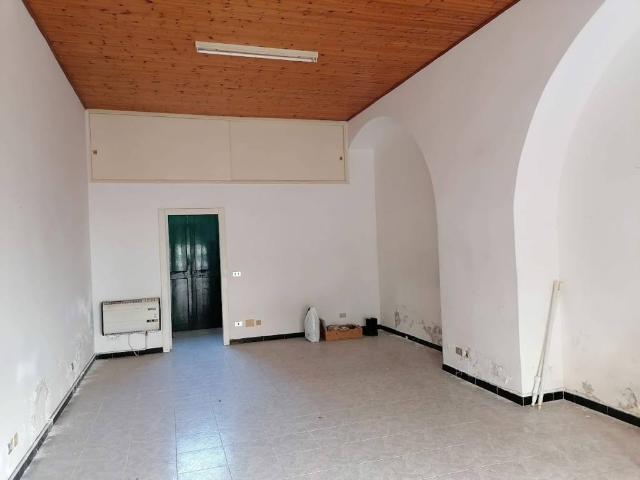 Locale Commerciale in affitto a Sestri Levante, Liguria