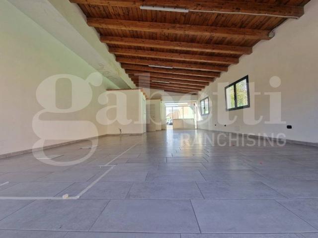 Locale Commerciale in affitto a Sestu, Sardigna/Sardegna