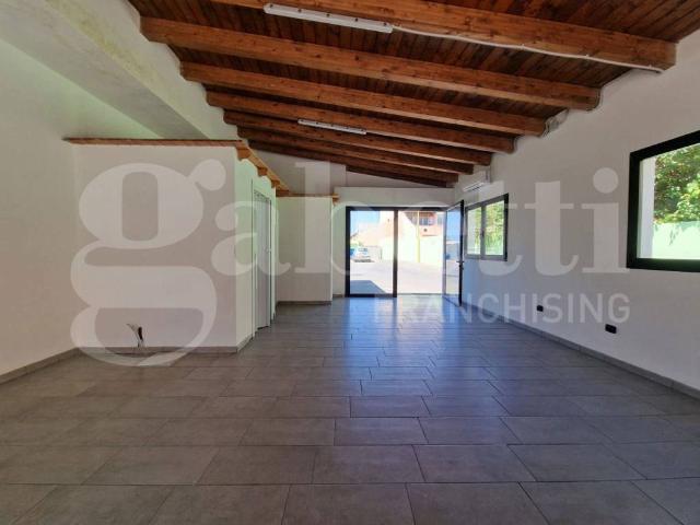 Locale Commerciale in affitto a Sestu, Sardigna/Sardegna