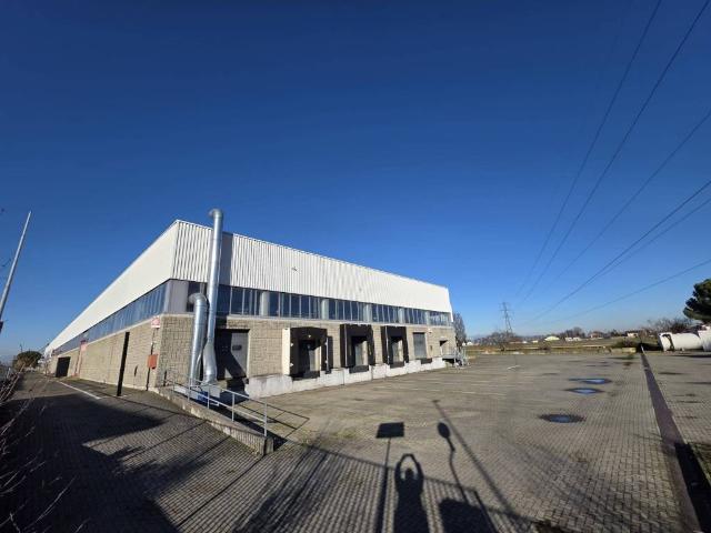 Locale Commerciale in affitto a Cascina Castelletto, Settala