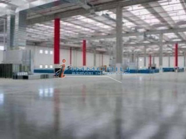 Locale Commerciale in affitto a Settala, Lombardia