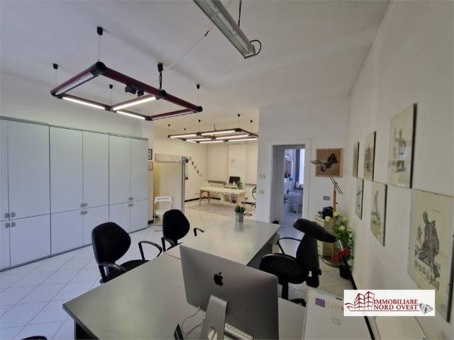 Locale Commerciale in affitto a Cascine Olona, Settimo Milanese