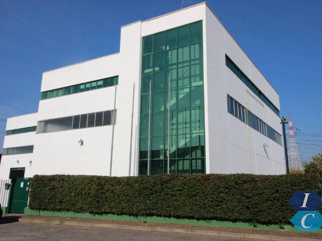 Locale Commerciale in affitto a Seguro, Settimo Milanese