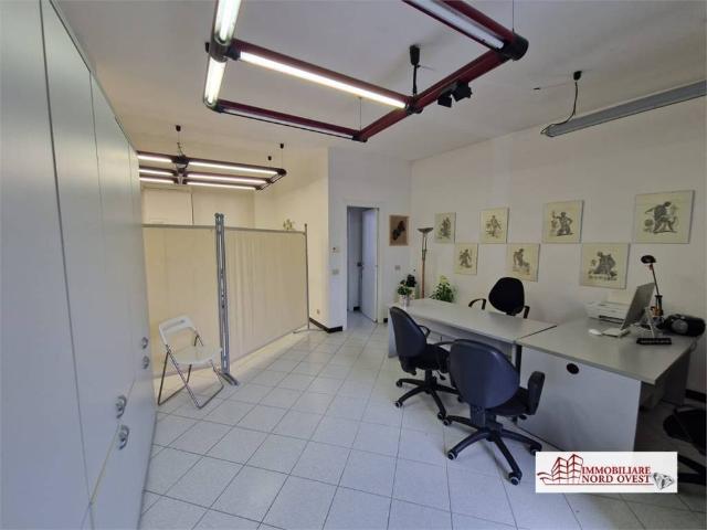 Locale Commerciale in affitto a Cascine Olona, Settimo Milanese