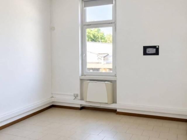 Locale Commerciale in affitto a Gallarata, Settimo Milanese