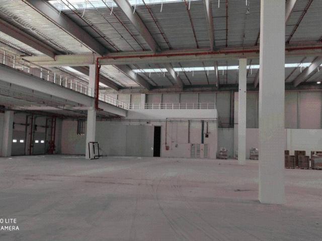 Locale Commerciale in affitto a Villaggio Olimpia, Piemonte