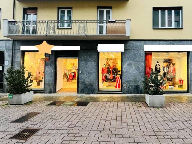 Locale Commerciale in affitto a Piemonte, Torino