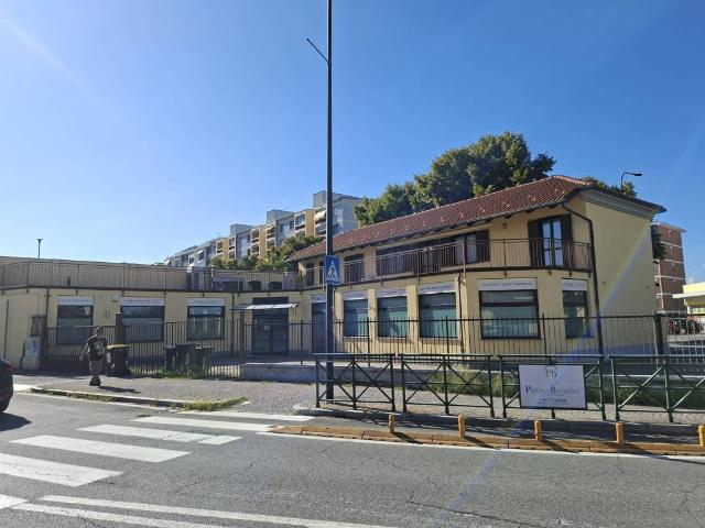 Locale Commerciale in affitto a Piemonte, Torino