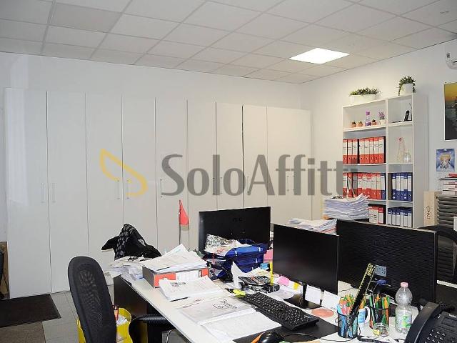 Locale Commerciale in affitto a Piemonte, Torino