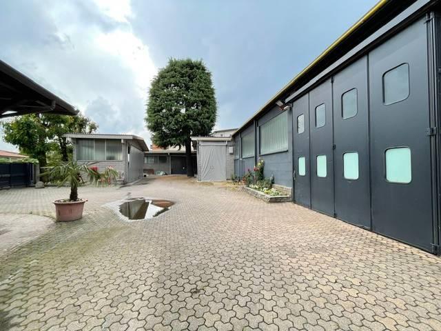 Locale Commerciale in affitto a Seveso, Lombardia