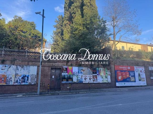 Locale Commerciale in affitto a Camollia, Siena