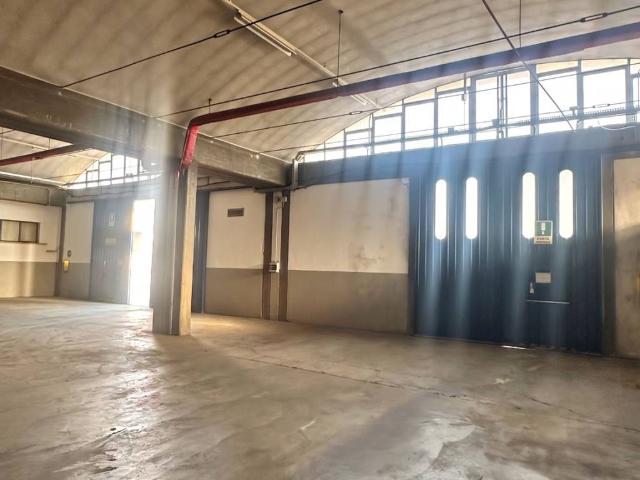 Locale Commerciale in affitto a Lanzago, Silea