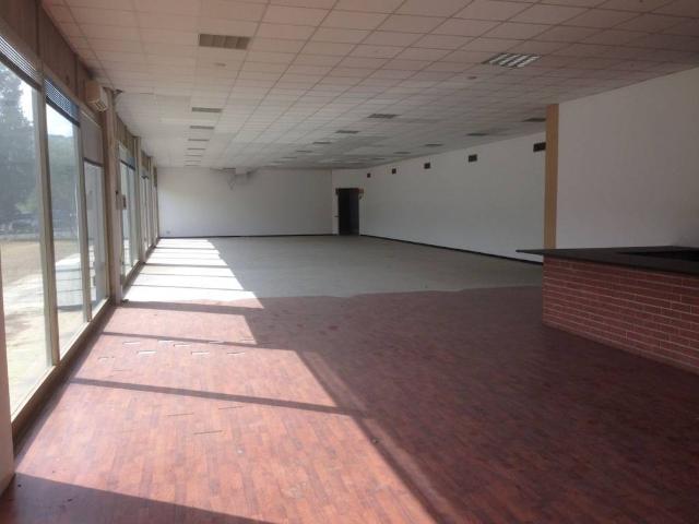 Locale Commerciale in affitto a Piemonte, Alessandria