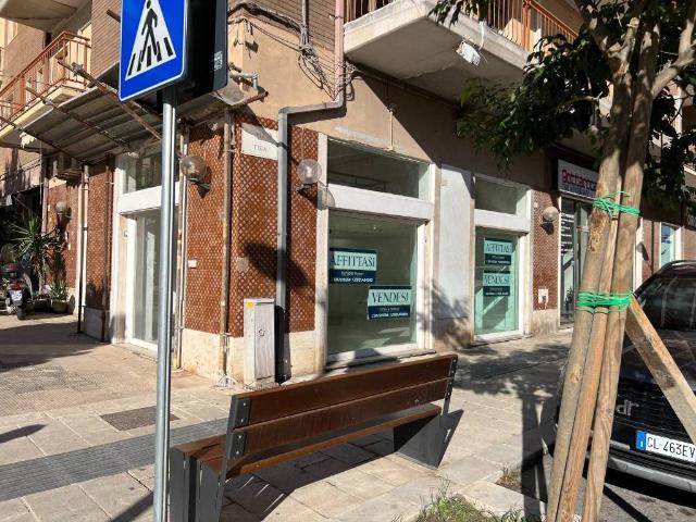 Locale Commerciale in affitto a Acradina, Siracusa