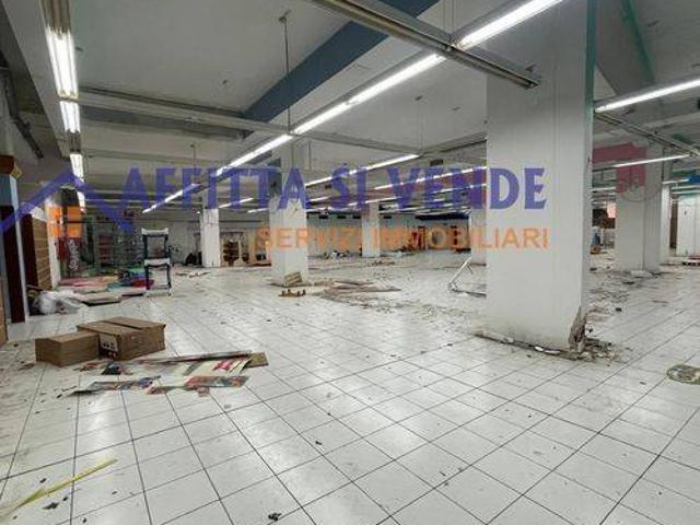 Locale Commerciale in affitto a Santa Lucia, Siracusa