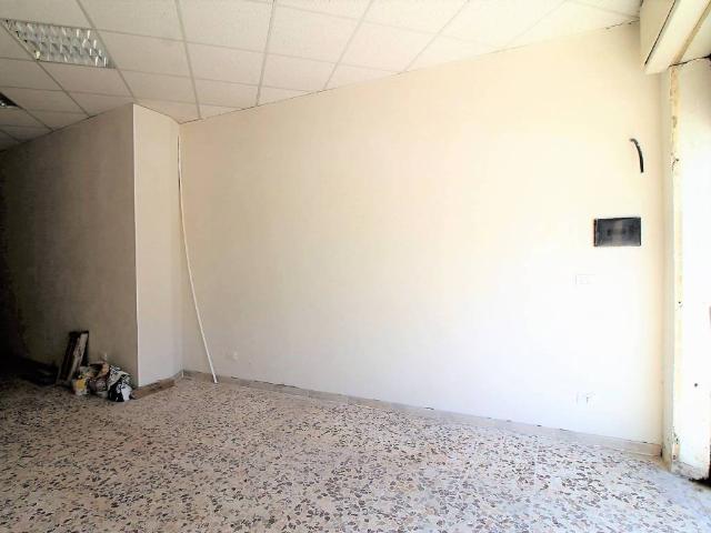Locale Commerciale in affitto a Acradina, Siracusa