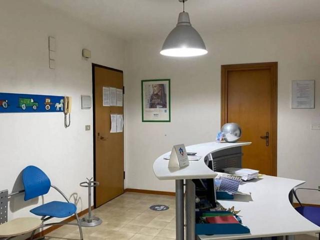 Locale Commerciale in affitto a Neapolis, Siracusa