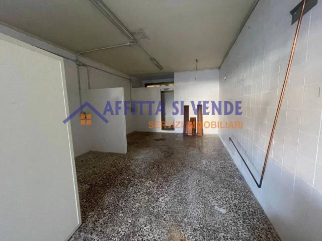 Locale Commerciale in affitto a Siracusa, Sicilia