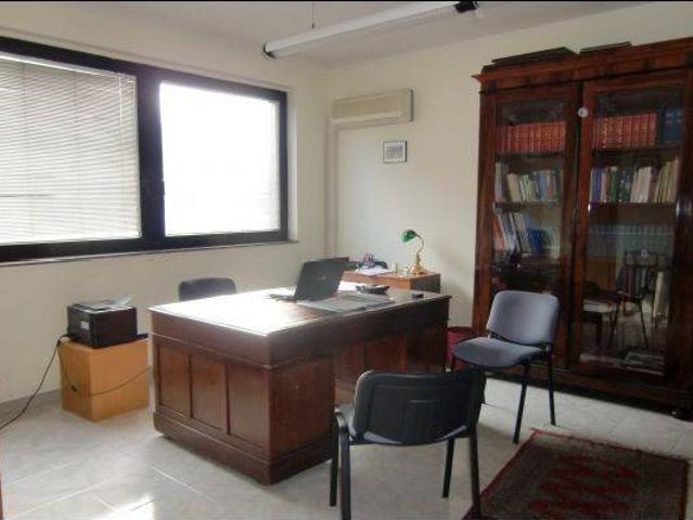 Locale Commerciale in affitto a Neapolis, Siracusa