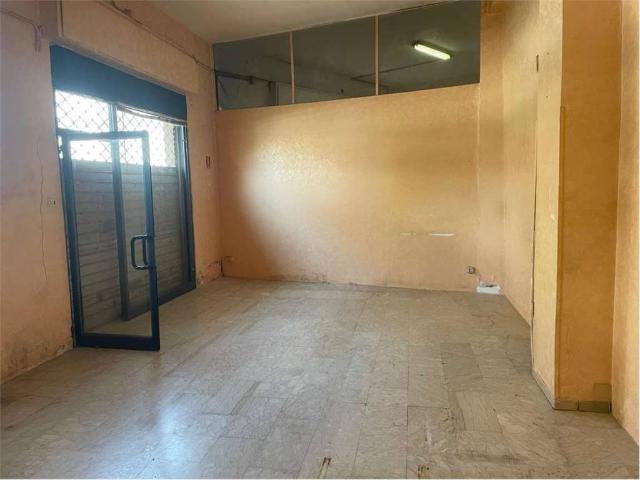 Locale Commerciale in affitto a Grottasanta, Siracusa