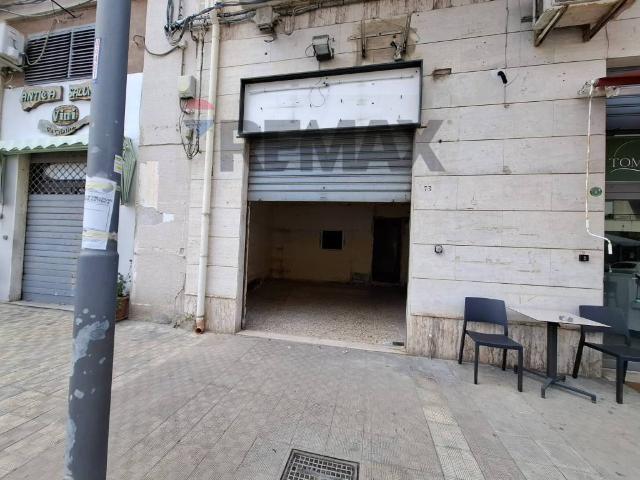 Locale Commerciale in affitto a Grottasanta, Siracusa