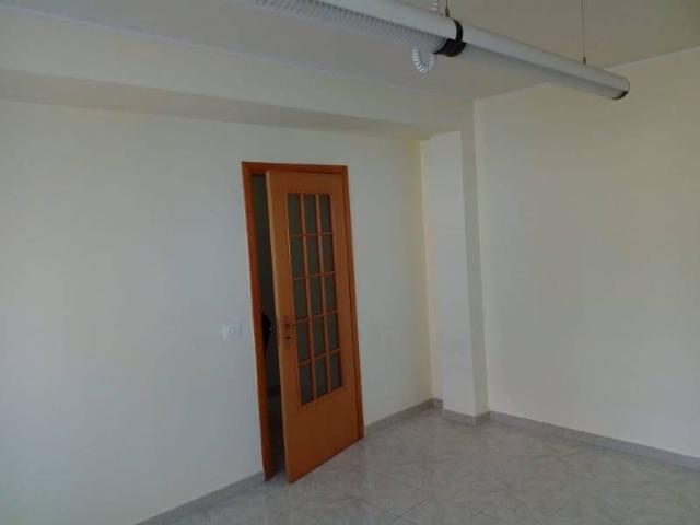 Locale Commerciale in affitto a Neapolis, Siracusa