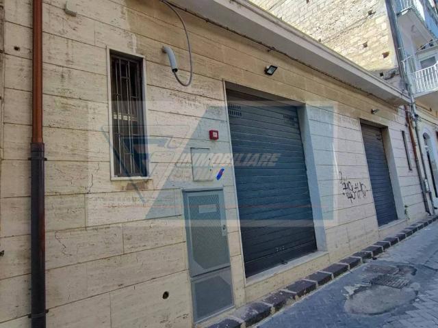 Locale Commerciale in affitto a Santa Lucia, Siracusa