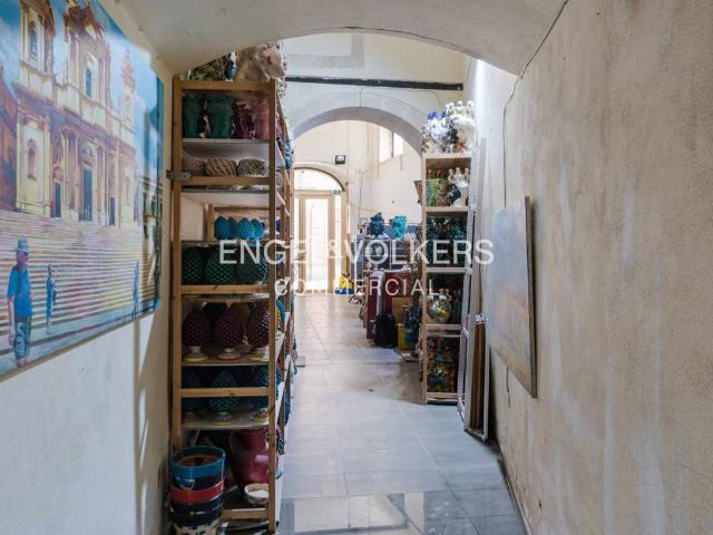 Locale Commerciale in affitto a Ortigia, Siracusa
