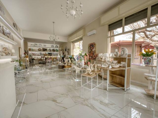 Locale Commerciale in affitto a Siracusa, Sicilia