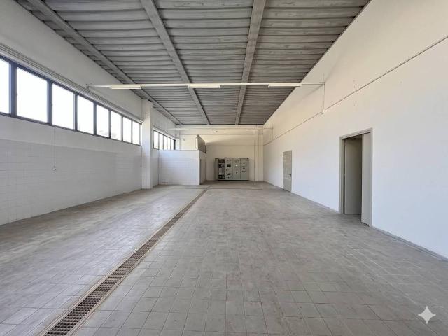 Locale Commerciale in affitto a Siracusa, Sicilia